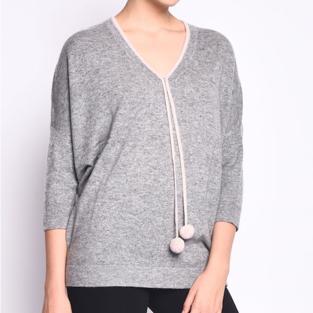 3VERY V-NECK W.  CASHMERE FUZZY BALLS - Picture 2 of 4
